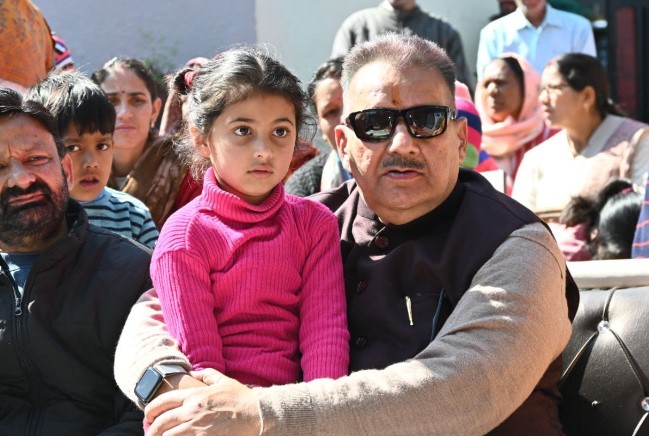 मन की बात कार्यक्रम लोगों को अनेक कार्य करने की प्रेरणा देता है- जोशी