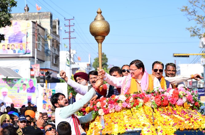 सीएम के बाजपुर रोड शो में भाजपा ने झोंकी ताकत