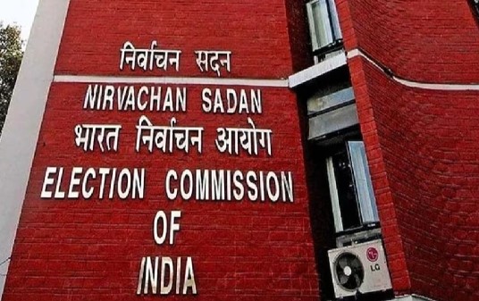 निर्वाचन आयोग ने 24 लोगों को माना अयोग्य, अगले तीन साल तक नही लड़ सकेंगे कोई चुनाव 