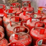 सिलेंडर 30.50 रुपए सस्ता हुआ, हवाई ईंधन के दाम भी घटे, टोल टैक्स दरें बढ़ी, जानें कबसे लागू होंगी नई किमतें…