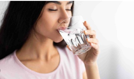खाने के बिना तो कई दिन रह सकते हैं आप, पर क्या कभी सोचा बिना पानी कितने दिन तक रहा जा सकता है ?