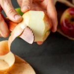 सेब के छिलके के फायदे कर देंगे आपको हैरान, ऐसे करें इसका इस्तेमाल
