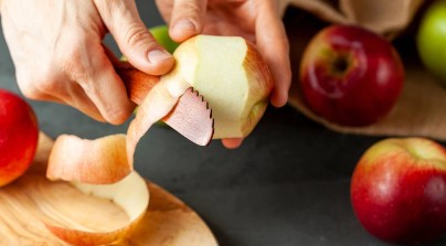 सेब के छिलके के फायदे कर देंगे आपको हैरान, ऐसे करें इसका इस्तेमाल