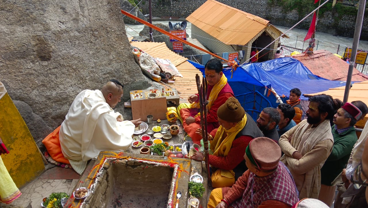 प्रभारी रावल पद पर विराजमान हेतु श्री बदरीनाथ धाम में आज से धार्मिक अनुष्ठान हुए शुरू 