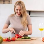 सब्जी काटते हुए इन बातों का जरूर रखें ख्याल, नहीं तो आपकी यह छोटी सी गलती पड़ेगी भारी