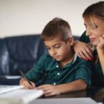 एग्जाम में अच्छे नंबर लाने के लिए बच्चों को जरूर सिखाएं ये बातें, खुद से करने लगेंगे मेहनत