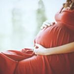 प्रेग्नेंसी के कुछ महीने बाद ये लक्षण दिखें तो हो जाएं सावधान, बच्चे के लिए हो सकता है खतरनाक