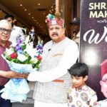 महाराज ने सबसे बड़े फूड टूर को झण्डी दिखाकर किया रवाना