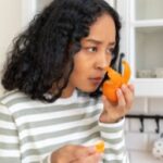 सूंघने की क्षमता हो गई है कम तो हो जाएं सावधान, इस बीमारी का हो सकता है खतरा