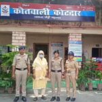 10 हजार की ईनामी गैंग लीडर को पुलिस ने धर दबोचा