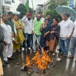 राहुल गांधी पर टिप्पणी के विरोध में कांग्रेस ने भाजपा का पुतला फूंका