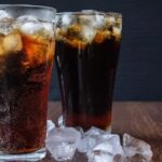 क्या एसिडिटी में कोल्ड ड्रिंक पीने से सच में फायदा मिलता है? आइए जानते हैं…