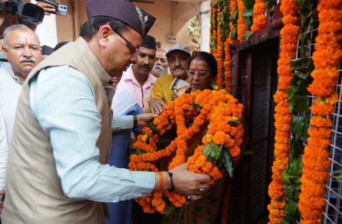 सीएम ने राज्य आंदोलन के शहीदों को श्रद्धासुमन अर्पित किये