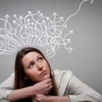 अगर धीरे-धीरे आपकी भी याददाश्त हो रही है कमजोर, ये हो सकते हैं अल्जाइमर के संकेत