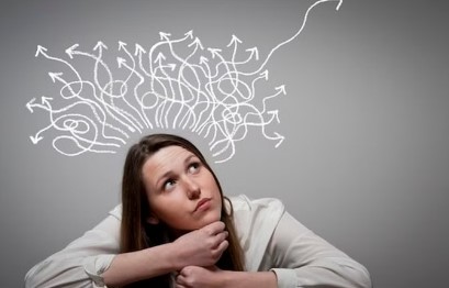 अगर धीरे-धीरे आपकी भी याददाश्त हो रही है कमजोर, ये हो सकते हैं अल्जाइमर के संकेत