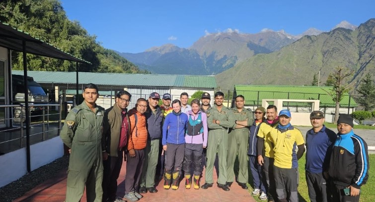 चौखंबा ट्रैक पर फंसे दोनों पर्वतारोहियों को निकाला सुरक्षित