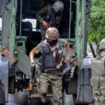 जम्मू कश्मीर के कुपवाड़ा और बांदीपोरा में सुरक्षाबलों और आतंकियों के बीच मुठभेड़ जारी