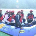 खेल मंत्री रेखा आर्या ने खुद राफ्टिंग कर राष्ट्रीय खेलों की तैयारी का किया निरीक्षण