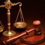 सत्ता और पद के नशे से लड़खड़ाता सिस्टम