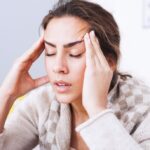 क्या आपको भी अक्सर रहता है सिर में दर्द, अगर हां, तो हो जाइए सावधान, इस बीमारी का हो सकता है लक्षण