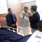 महाराज ने अस्पताल पहुंचकर जाना पूर्व मुख्यमंत्री का हाल