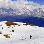 उत्तरकाशी के केदार कांठा व दयारा बुग्याल में उमड़े पर्यटक