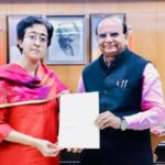 आम आदमी पार्टी की करारी हार के बाद सीएम आतिशी ने सौंपा अपना इस्तीफा