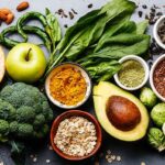 आइए जानते हैं कैंसर से बचे रहने के लिए किन चीजों को खाना चाहिए और किनसे करना चाहिए परहेज