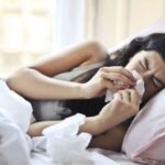 बदलते मौसम के साथ बढ़ रही है सर्दी-जुकाम की शिकायत, तो हो सकता है फ्लू संक्रमण का संकेत