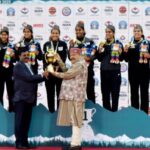 प्रभारी मंत्री महाराज ने महिला हॉकी खिलाड़ियों को किया सम्मानित