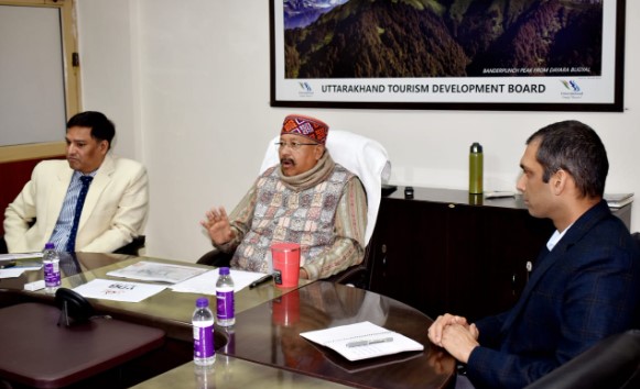 महाराज ने अधिकारियों को दिए निर्देश, योग महोत्सव में स्थानीय कलाकारों, योगाचार्यों को करें शामिल