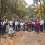 मार्ग चौड़ीकरण के नाम पर करीब 3300 पेड़ों को काटने के विरोध में सड़क पर उतरे पर्यावरण प्रेमी 