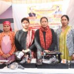 प्रशिक्षित महिलाओं को बांटी सिलाई और जड़ी बूटी उत्पादन किट