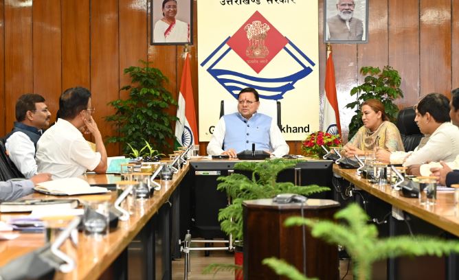 मुख्यमंत्री धामी ने जनजाति कल्याण विभाग की गेम चेंजर योजनाओं की समीक्षा की