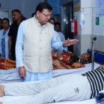 मुख्यमंत्री धामी ने फूड प्वाइजनिंग से बीमार लोगों का जाना हालचाल 