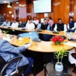 मुख्यमंत्री धामी ने जल स्रोतों के संरक्षण के लिए वृहद स्तर पर कार्य करने का दिया निर्देश 