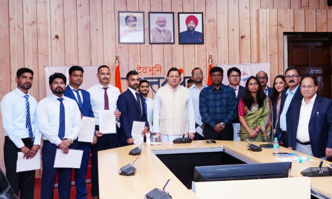 मुख्यमंत्री धामी ने सम्भागीय निरीक्षक पद पर नियुक्त अभ्यर्थियों को प्रदान किये नियुक्ति पत्र