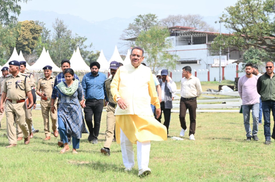 कैबिनेट मंत्री गणेश जोशी ने बहुउद्देशीय शिविर की तैयारियों का किया निरीक्षण