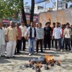 हल्द्वानी में पूर्व मुख्यमंत्री त्रिवेंद्र सिंह रावत के खिलाफ जोरदार प्रदर्शन, दलित समाज पर टिप्पणी को लेकर आक्रोश