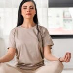 क्या आप भी करते हैं खाना खाने के तुरंत बाद योग, तो जान लीजिये इसके नुकसान