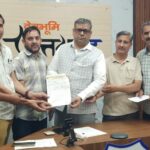 हरिपुर यमुना घाट निर्माण की धीमी गति से नाराज़ लोक पंचायत ने दिया ज्ञापन