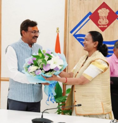 नवनियुक्त मुख्य सचिव आनंद बर्द्धन ने किया पदभार ग्रहण