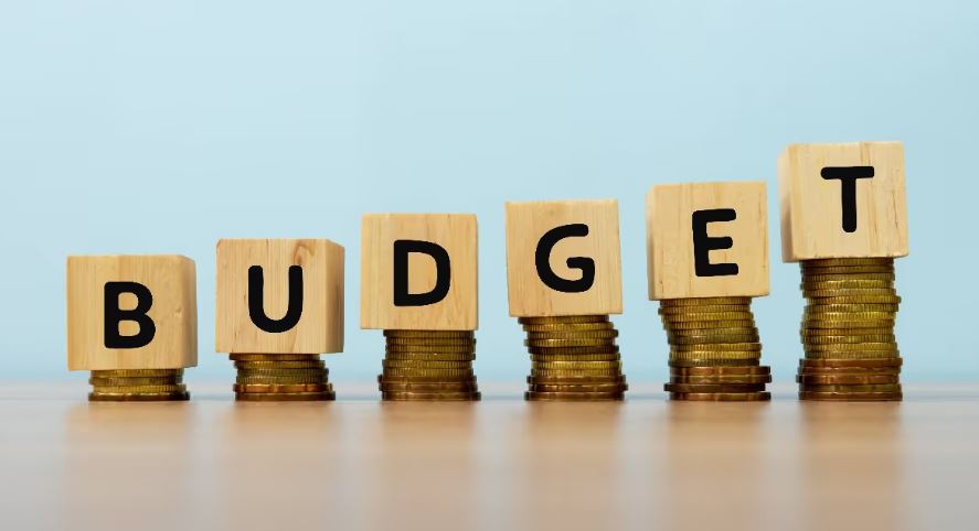 देहरादून में मल्टीलेबल कार पार्किंग, आढ़त बजार निर्माण सहित कई परियोजनाओं के लिए बजट मंजूर