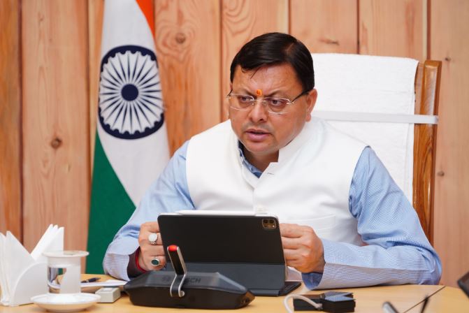 गड्डामुक्त सड़क, पेयजल व वनाग्नि नियंत्रण पर विशेष फोकस करें- सीएम 