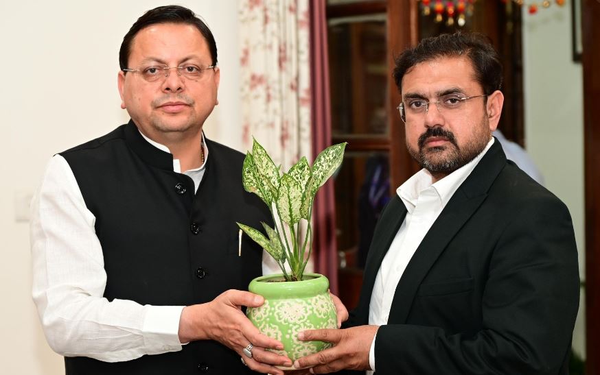 मुख्यमंत्री धामी से जम्मू-कश्मीर के कैबिनेट मंत्री सतीश शर्मा ने की मुलाकात 