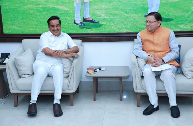 मुख्यमंत्री धामी ने जलशक्ति मंत्री से की मुलाकात, 8 जलविद्युत परियोजनाओं के लिए सहयोग का अनुरोध