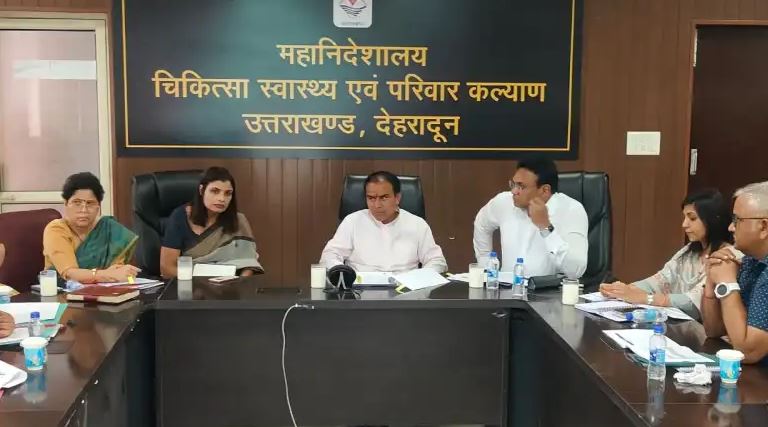 डेंगू रोकथाम को माइक्रोप्लान पर काम करें अधिकारी- डॉ. धन सिंह रावत