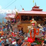 मुखबा गांव से मां गंगा की डोली गंगोत्री धाम के लिए रवाना, भव्य विदाई समारोह में गूंजे जयकारे