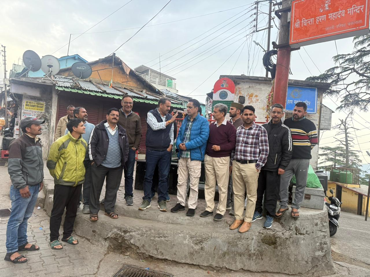 जौनसारी महिलाओं पर अश्लील टिप्पणी करने पर चकराता में किया विरोध प्रदर्शन