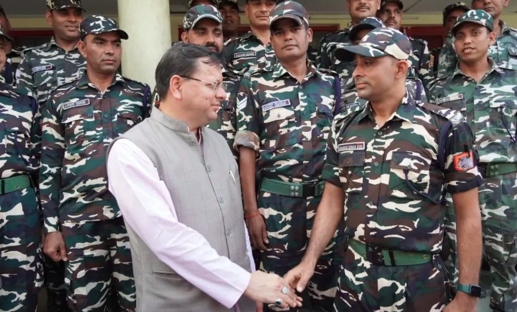 बनबसा पहुंचे मुख्यमंत्री धामी, भारत-नेपाल सीमा पर सुरक्षा व्यवस्थाओं का लिया जायजा